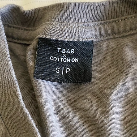 Cotton On Gray Tee with print size S/XS - Picture 3 of 3